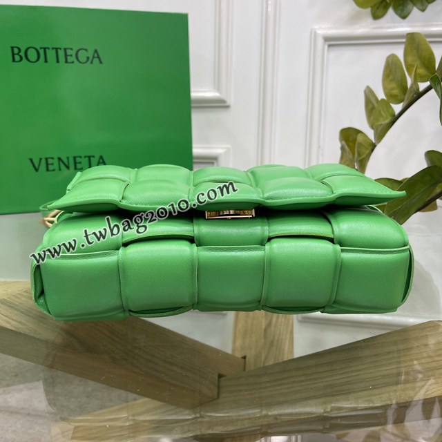 Bottega veneta高端女包 寶緹嘉編織小牛皮肩背包 BV經典款Cassette枕頭包  gxz1155